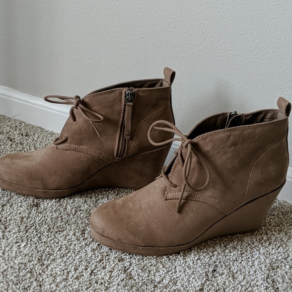 DV by Dolce Vita Shoes - Like new DV lace up tan booties wedge heal